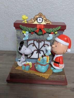 Kurt Adler Peanuts Musical Fireplace Tablepiece - Works Great!